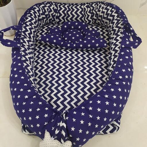 تشک گارد دار به همراه بالشت نوزادی  ست سفید و سورمه ای رنگ